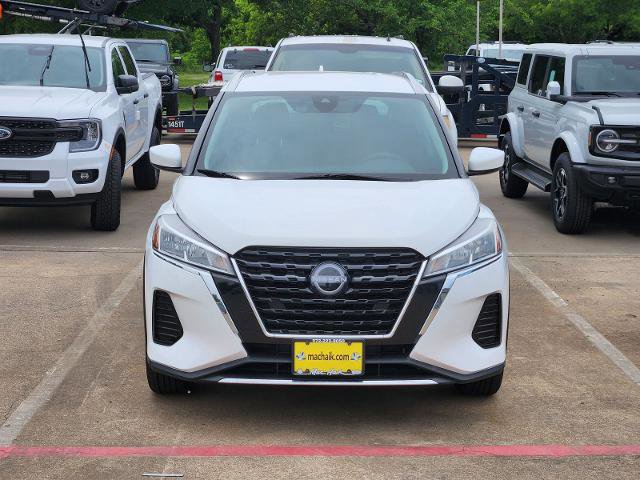 Used 2022 Nissan Kicks SV FWD image 2
