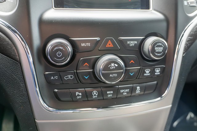 Used 2018 Jeep Grand Cherokee Laredo AWD/4WD image 25