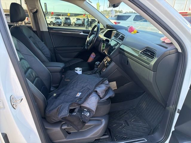 Used 2018 Volkswagen Tiguan SEL Premium image 14