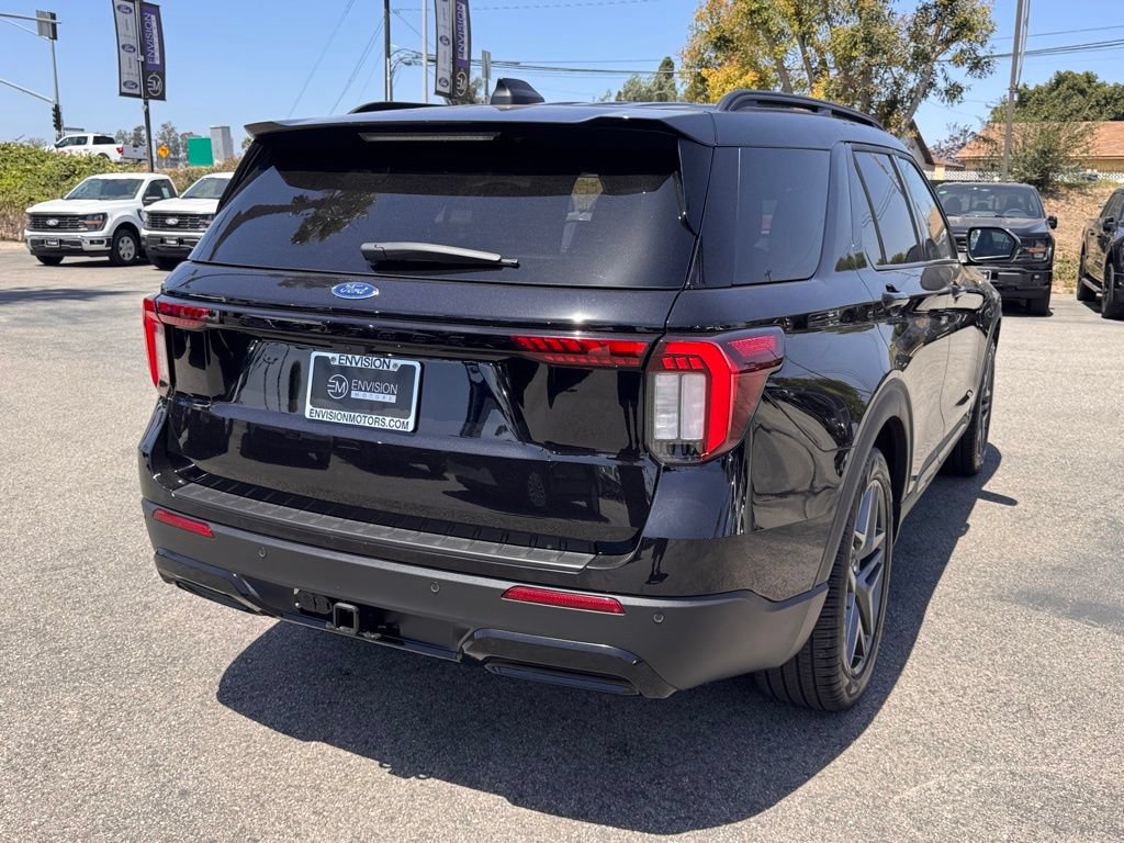 Certified 2025 Ford Explorer ST-Line w/ Premium Package RWD image 12