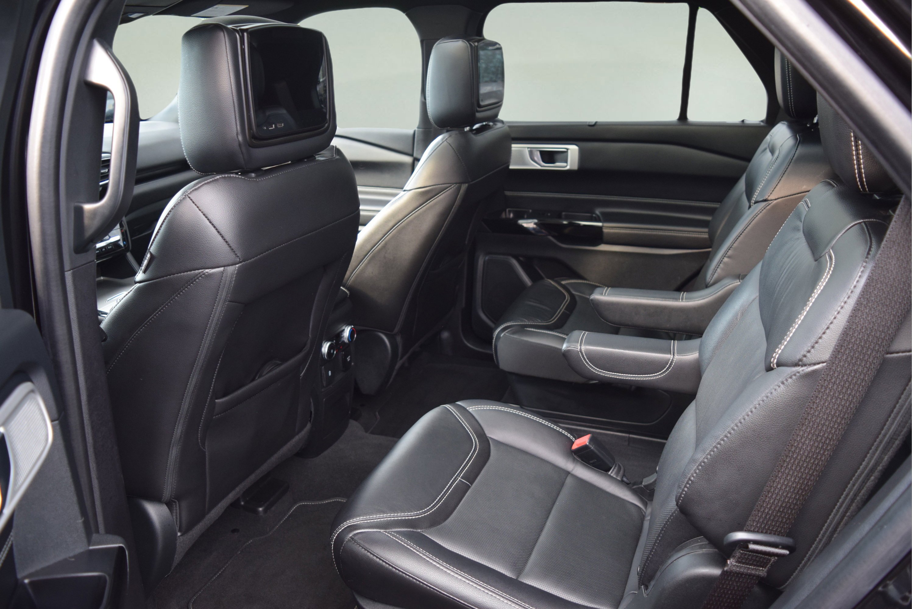 Certified 2022 Ford Explorer ST w/ Equipment Group 401A image 8