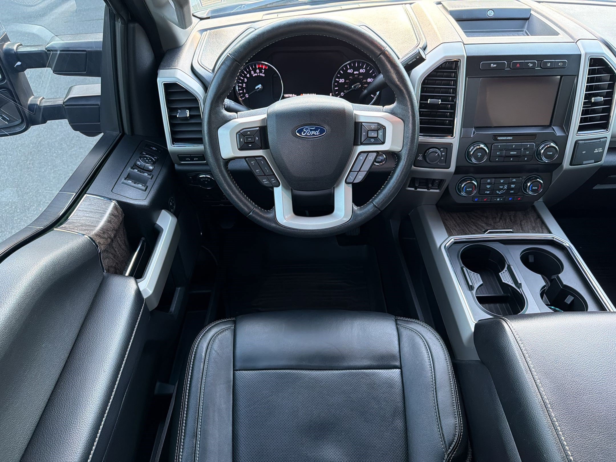 Certified 2019 Ford F250 Lariat w/ Lariat Ultimate Package AWD/4WD image 4
