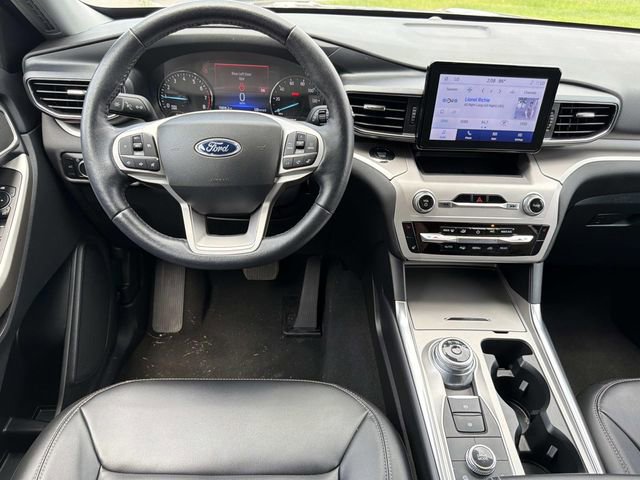 Certified 2023 Ford Explorer XLT w/ Equipment Group 202A AWD/4WD image 23
