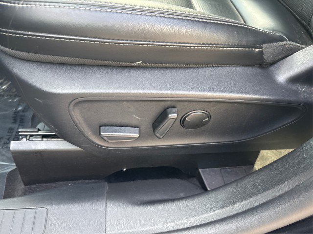 Certified 2025 Ford Escape Platinum AWD/4WD image 17