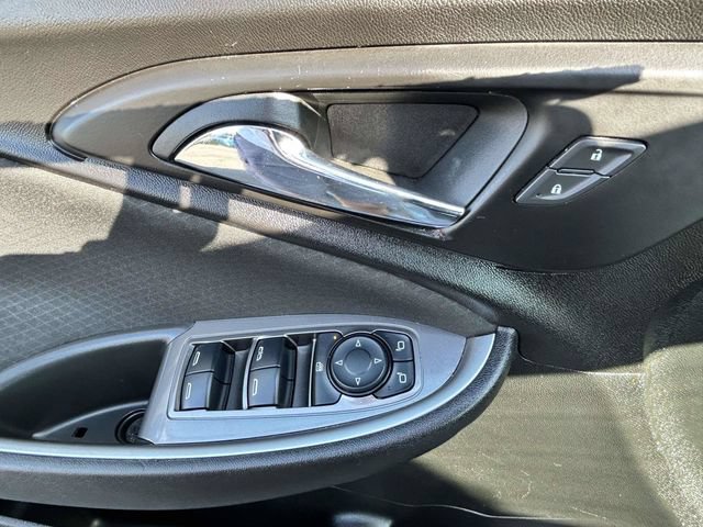 Used 2025 Chevrolet Malibu LT FWD image 18