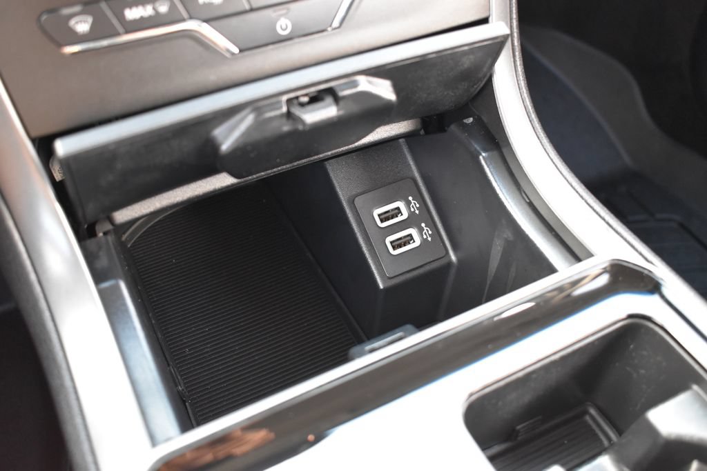 Certified 2020 Ford Edge SE FWD image 20