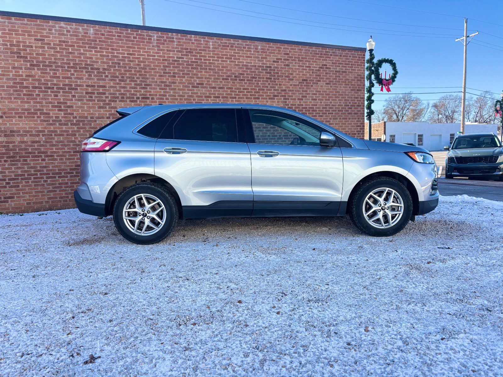 Certified 2024 Ford Edge SEL w/ Convenience Package image 2