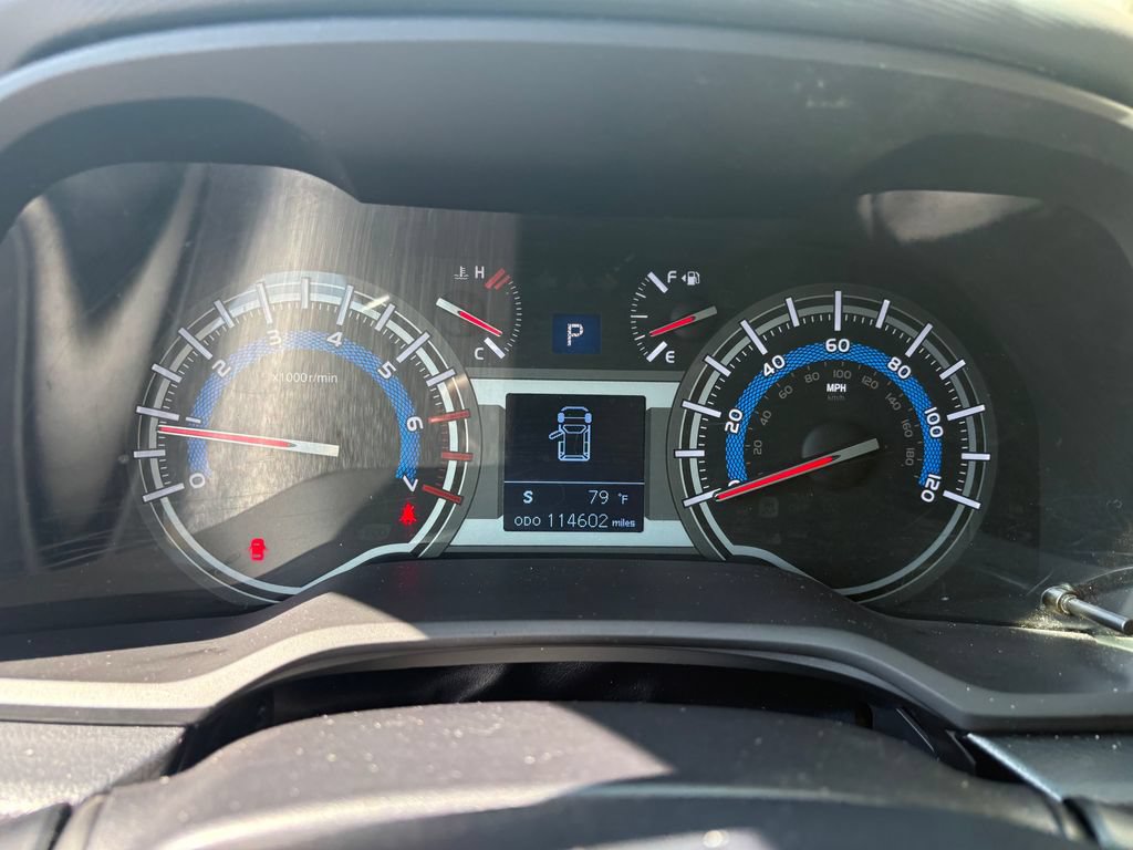 Used 2018 Toyota 4Runner SR5 AWD/4WD image 22