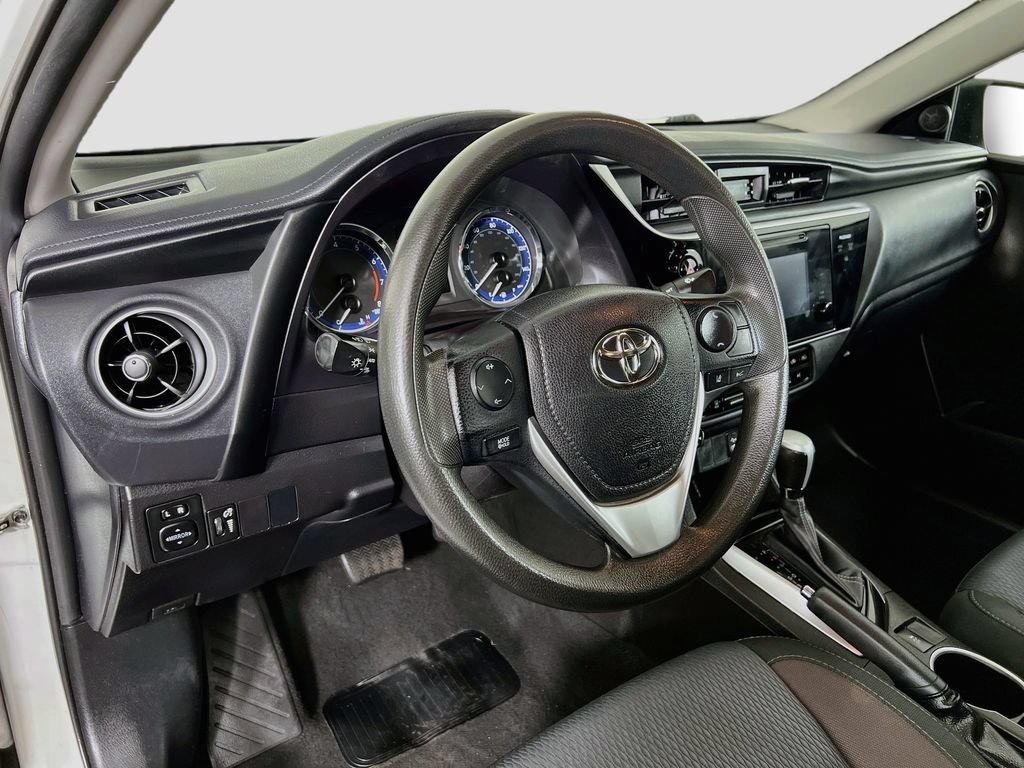 Used 2017 Toyota Corolla LE FWD image 11