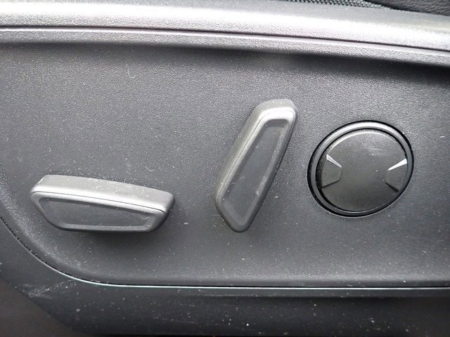 Certified 2025 Ford Escape Platinum w/ Premium Technology Package image 23