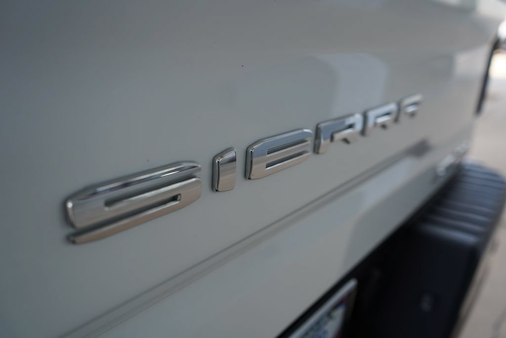 Used 2024 GMC Sierra 2500 AT4X AWD/4WD image 6