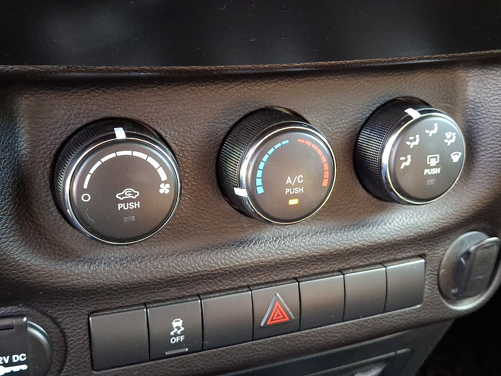 Used 2018 Jeep Wrangler Sport AWD/4WD image 23
