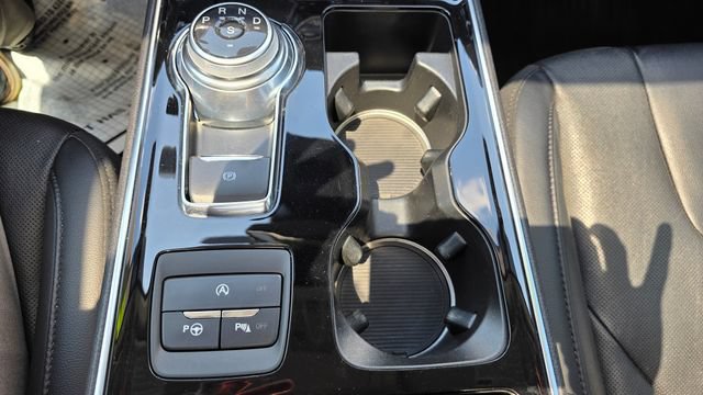 Certified 2020 Ford Edge Titanium w/ Equipment Group 301A AWD/4WD image 19