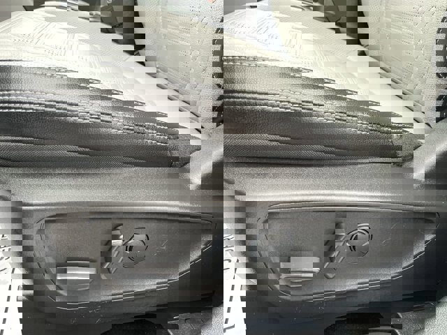 Certified 2023 Ford Escape Platinum w/ Premium Technology Package image 5