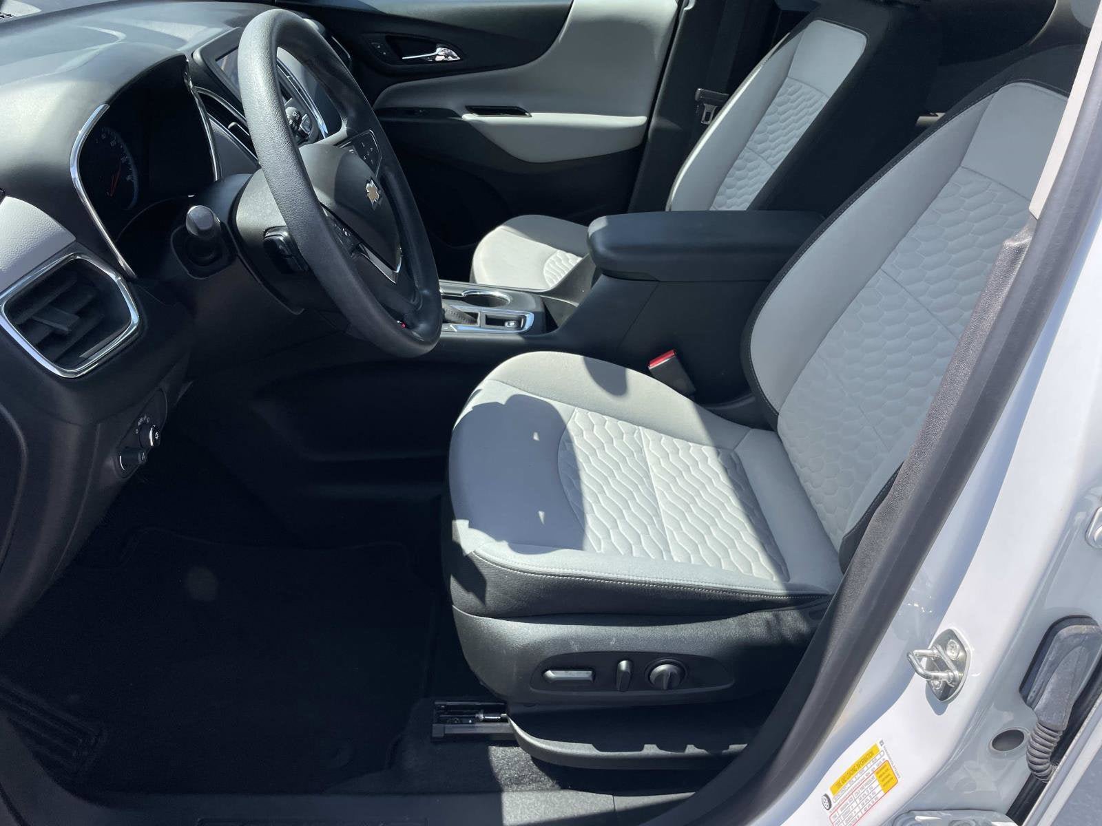 Used 2020 Chevrolet Equinox LS w/ LS Convenience Package FWD image 16