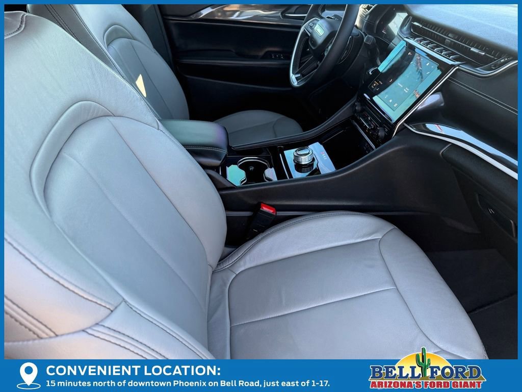 Used 2023 Jeep Grand Cherokee L Laredo image 6