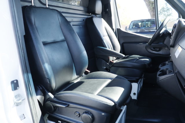 Used 2024 Mercedes-Benz Sprinter 2500 image 28