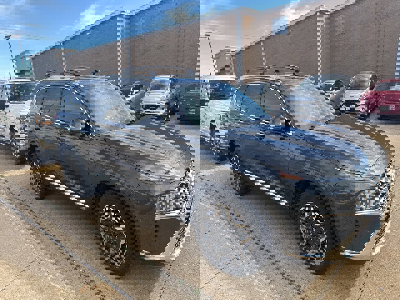 Used 2023 Hyundai Santa Fe SEL Premium image 3