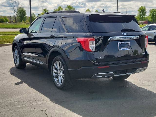 Certified 2023 Ford Explorer XLT w/ Equipment Group 202A AWD/4WD image 3