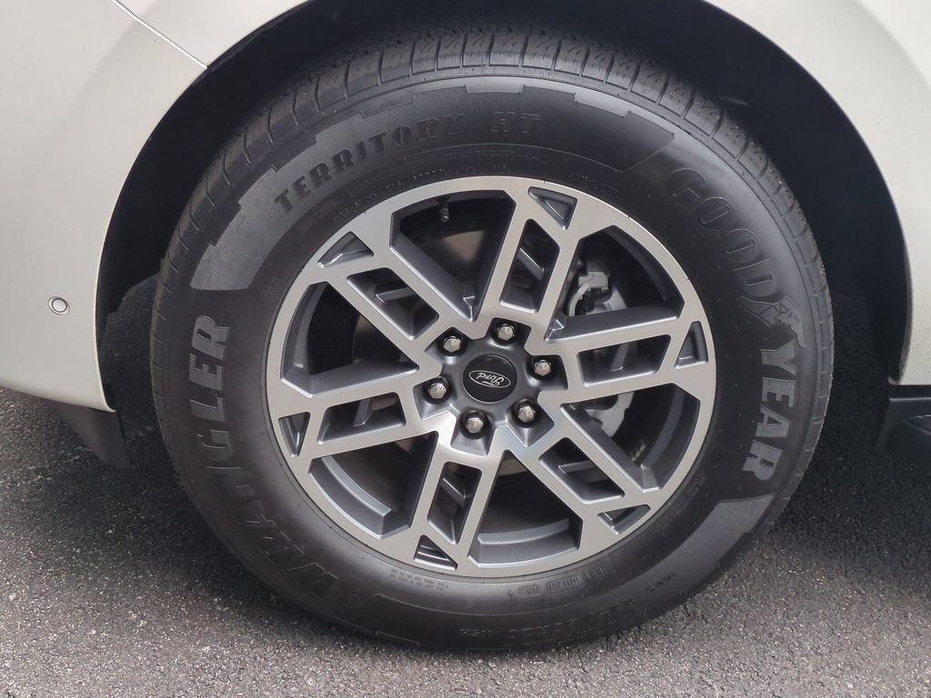 Certified 2025 Ford Expedition Max Active RWD image 29
