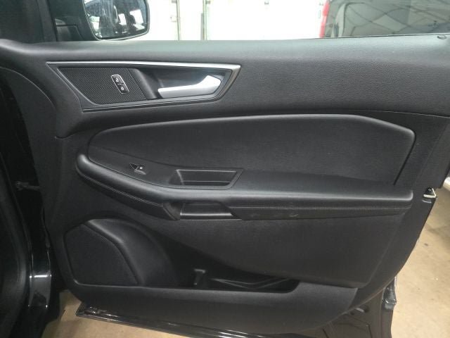 Certified 2020 Ford Edge SE FWD image 5