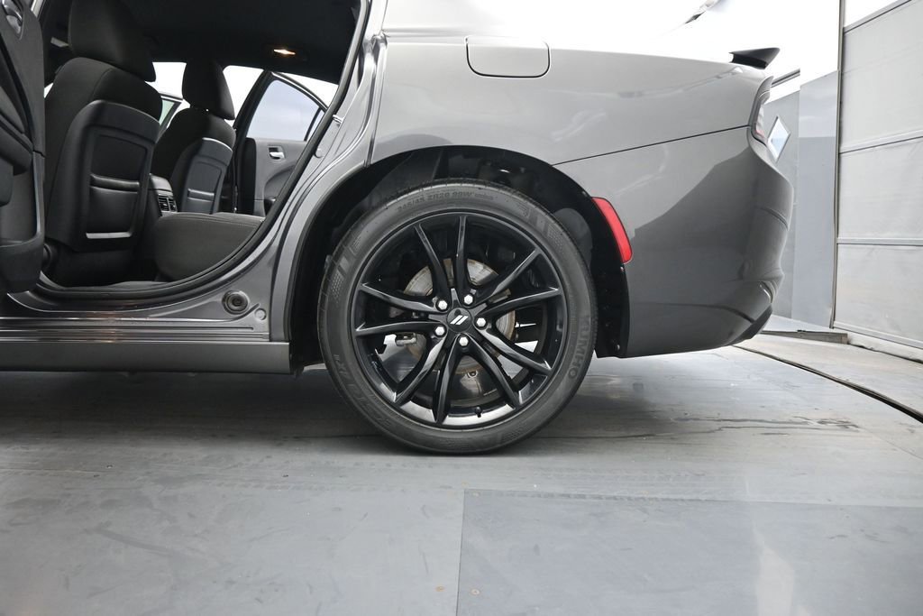 Used 2017 Dodge Charger SE w/ Blacktop Package RWD image 19