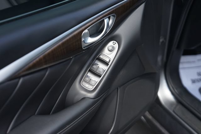 Used 2018 INFINITI Q50 Luxe w/ Essential Package (3.0T Luxe) RWD image 30