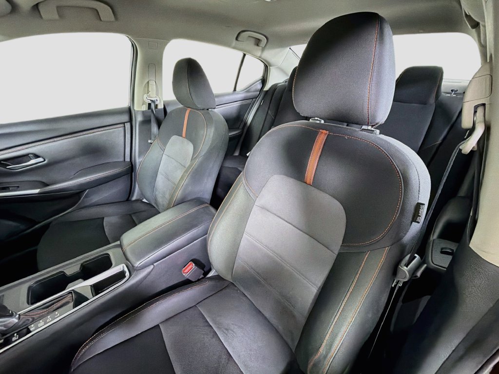 Used 2025 Nissan Sentra SR w/ Midnight Edition FWD image 14