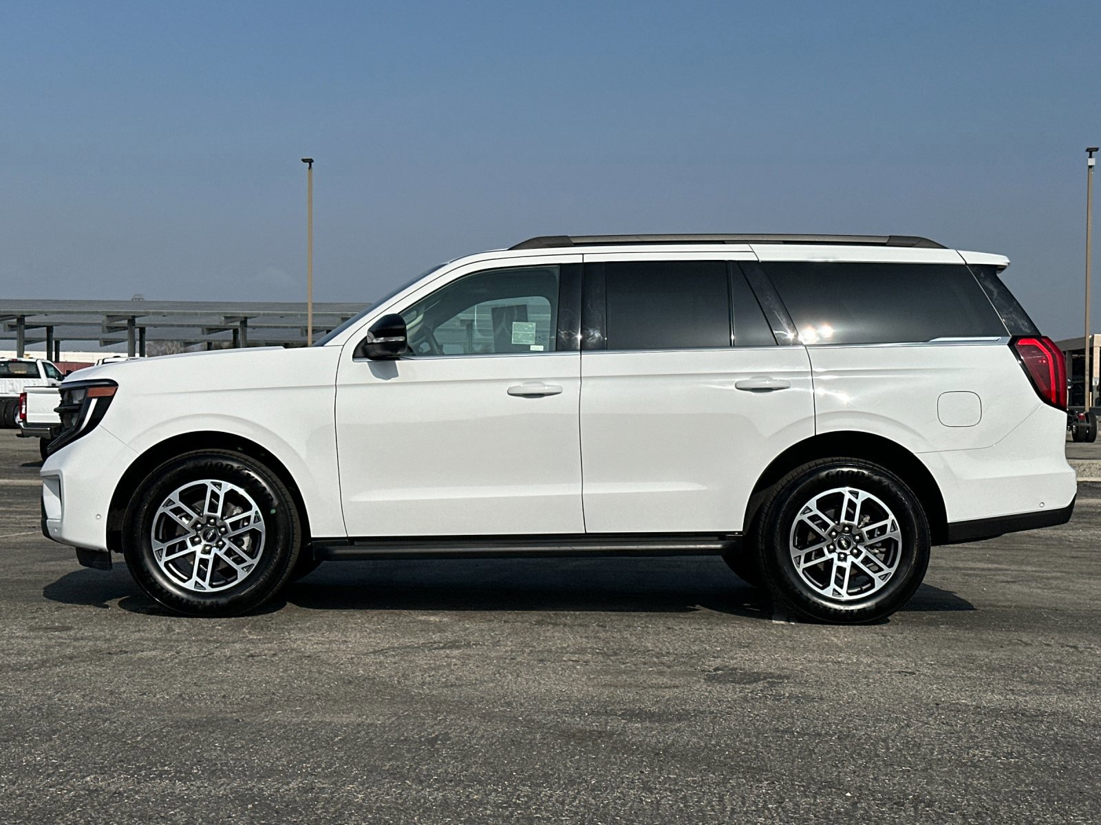 Certified 2025 Ford Expedition Active image 2