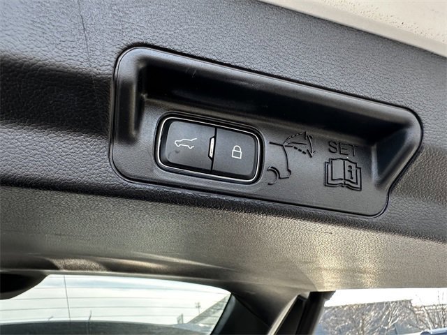 Certified 2022 Ford Explorer XLT w/ Equipment Group 202A image 46