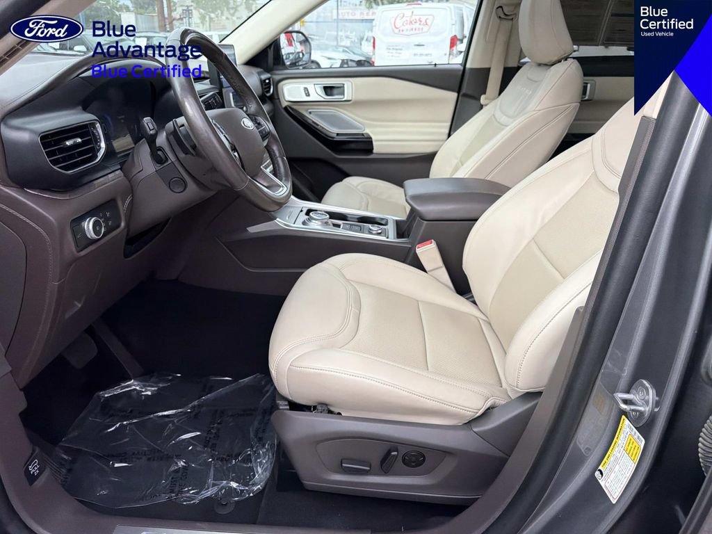 Certified 2021 Ford Explorer Platinum w/ Equipment Group 601A AWD/4WD image 17