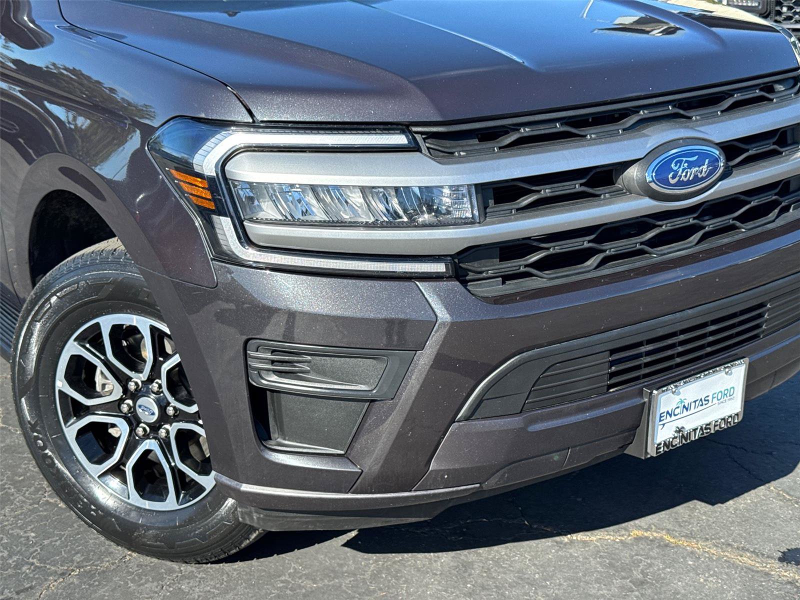 Certified 2024 Ford Expedition XLT AWD/4WD image 3