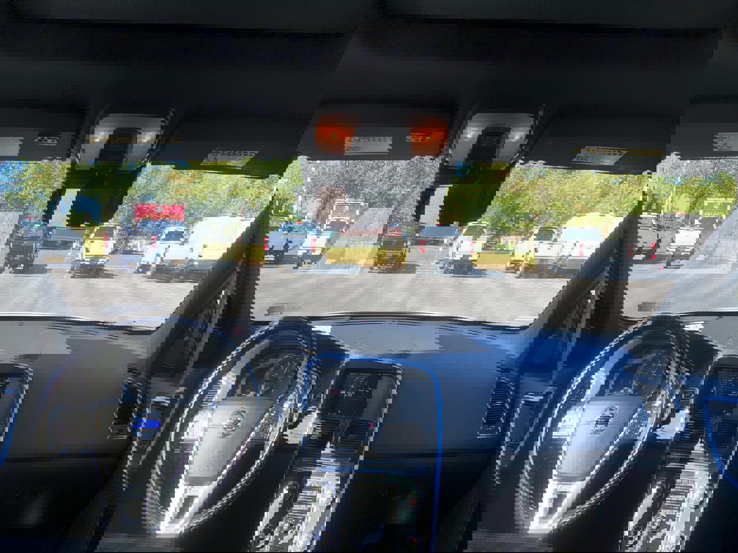 Used 2016 Volvo XC60 T6 R-Design Platinum w/ Climate Package image 11