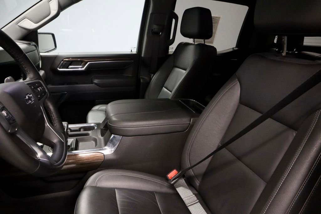 Used 2025 Chevrolet Silverado 1500 LT Trail Boss w/ Convenience Package II image 27