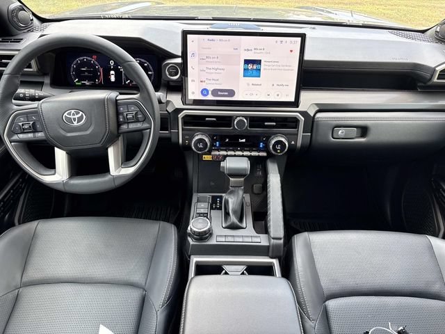 Used 2025 Toyota 4Runner Limited AWD/4WD image 17