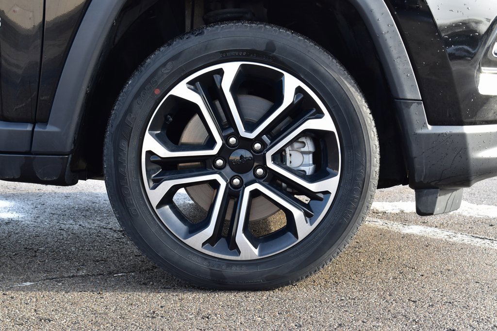 Used 2023 Jeep Compass Limited image 7