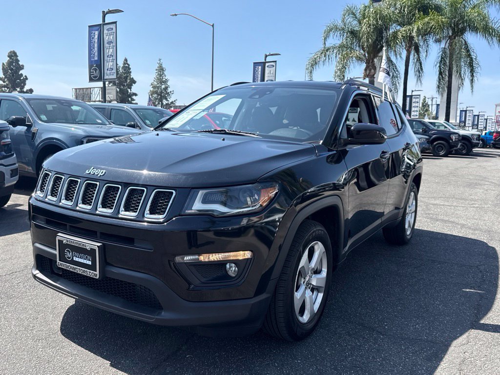 Used 2018 Jeep Compass Latitude w/ Popular Equipment Group FWD image 5