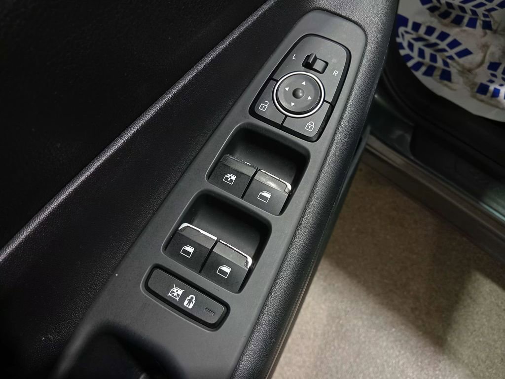 Used 2019 Hyundai Santa Fe SE AWD/4WD image 18