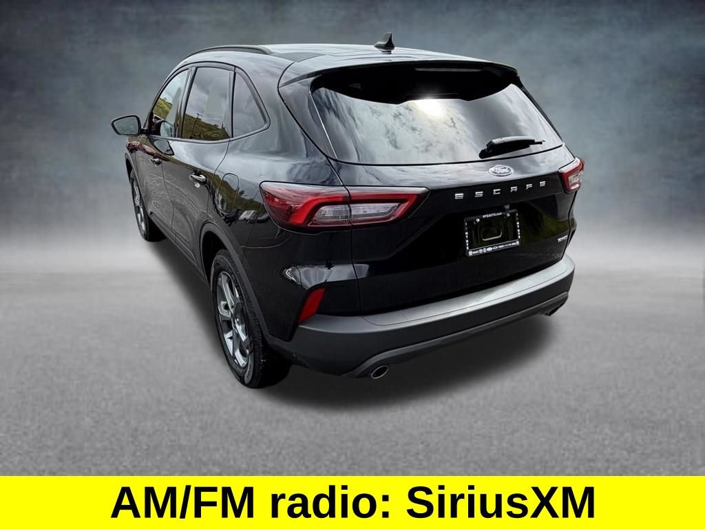 Certified 2025 Ford Escape ST-Line Select AWD/4WD image 3