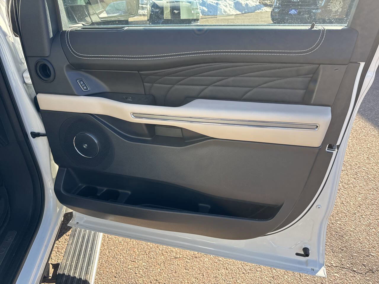 Certified 2024 Ford Expedition Max Platinum AWD/4WD image 12