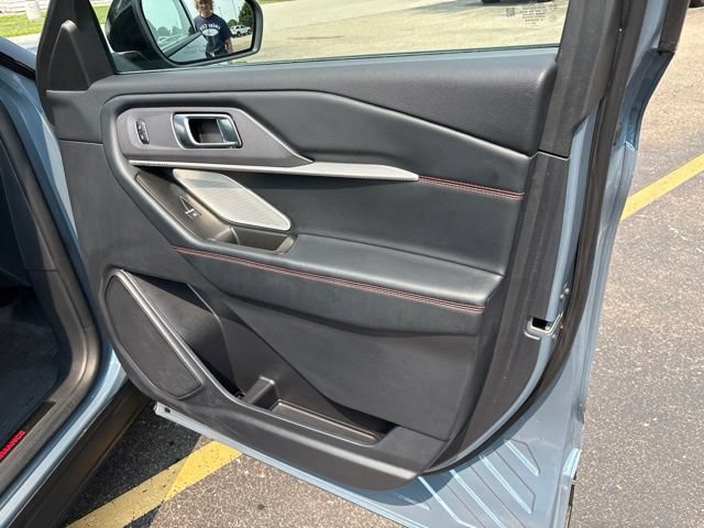 Certified 2025 Ford Explorer ST AWD/4WD image 6