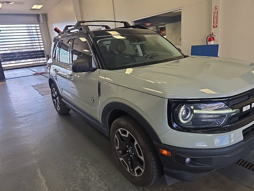 Certified 2023 Ford Bronco Sport Outer Banks w/ Tech Package AWD/4WD image 1
