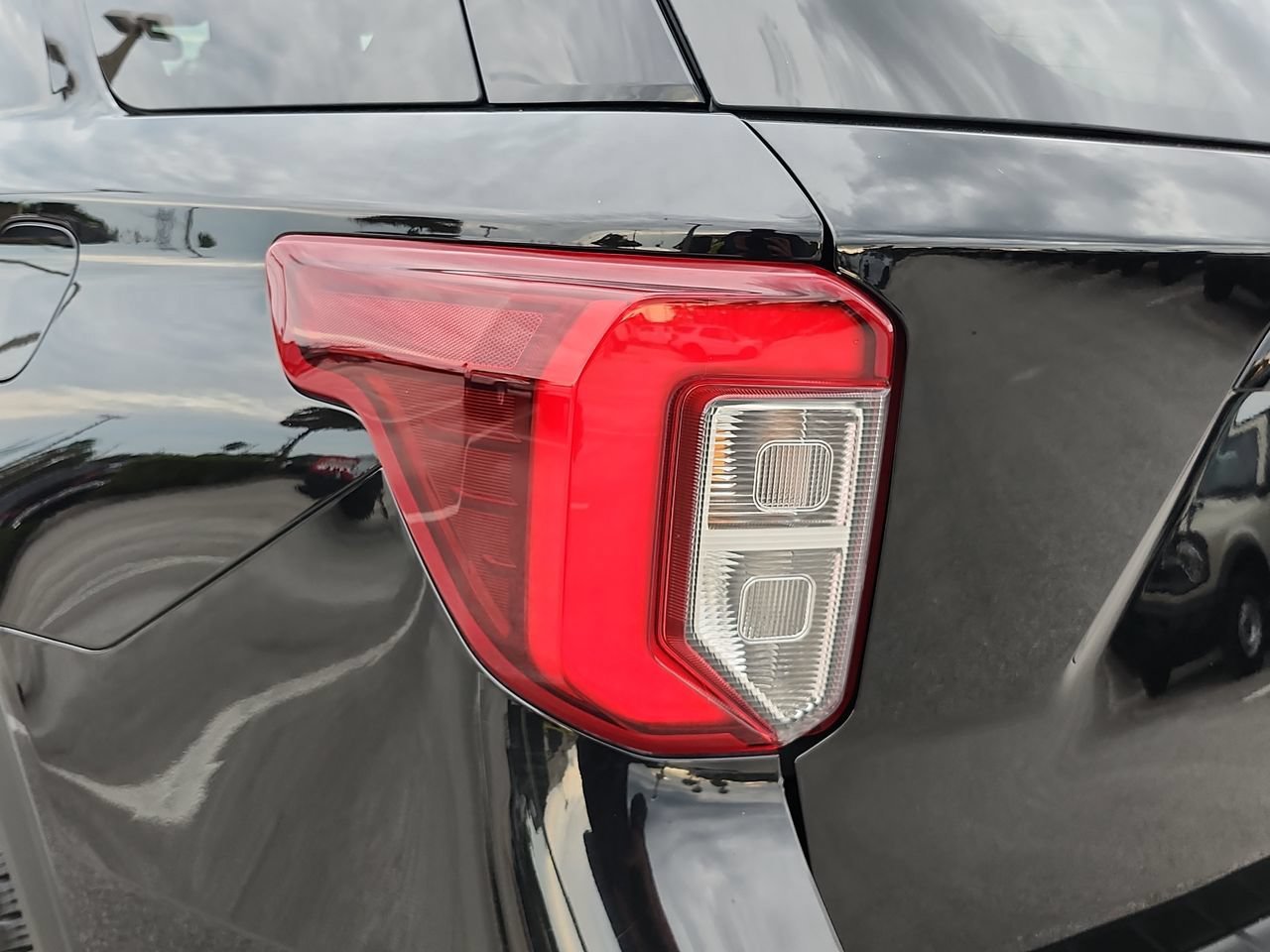 Certified 2024 Ford Explorer ST w/ Equipment Group 401A AWD/4WD image 7