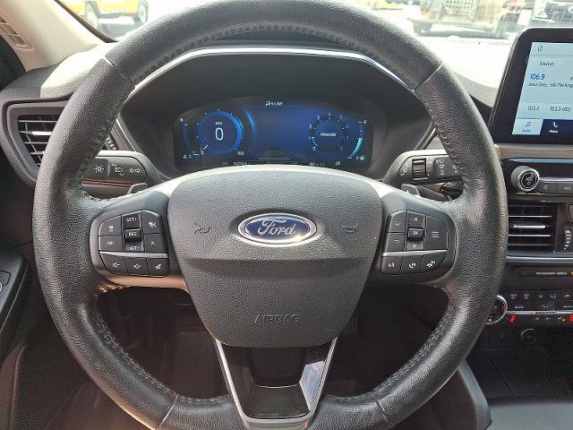 Certified 2020 Ford Escape Titanium AWD/4WD image 19