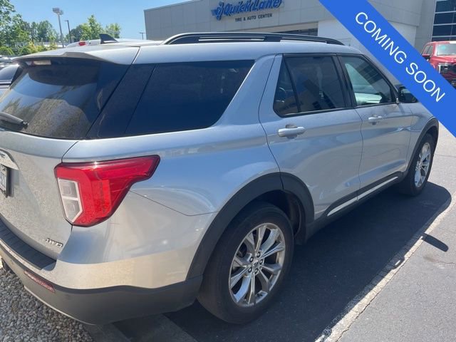 Certified 2023 Ford Explorer XLT w/ Equipment Group 202A AWD/4WD image 3