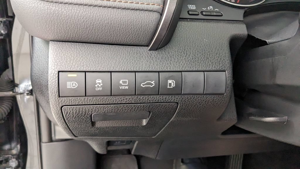 Used 2018 Toyota Camry XLE FWD image 21