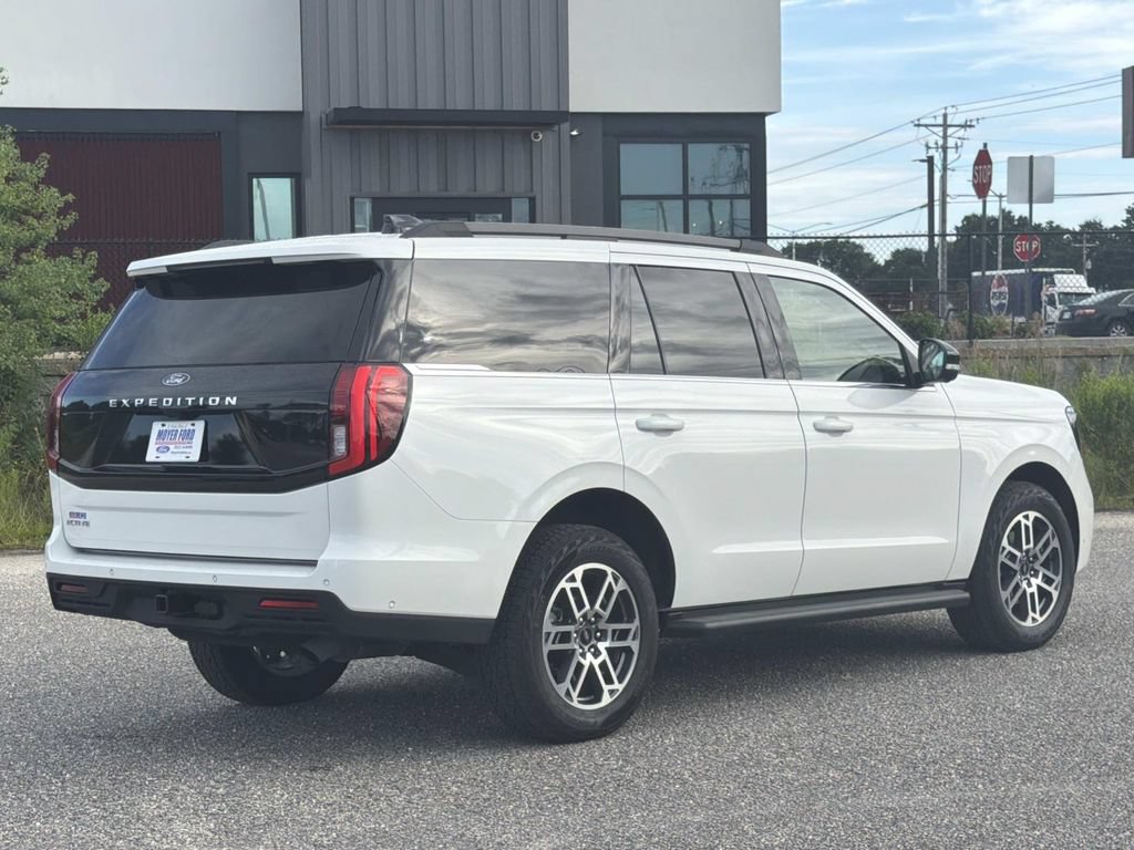 Certified 2025 Ford Expedition Active AWD/4WD image 4