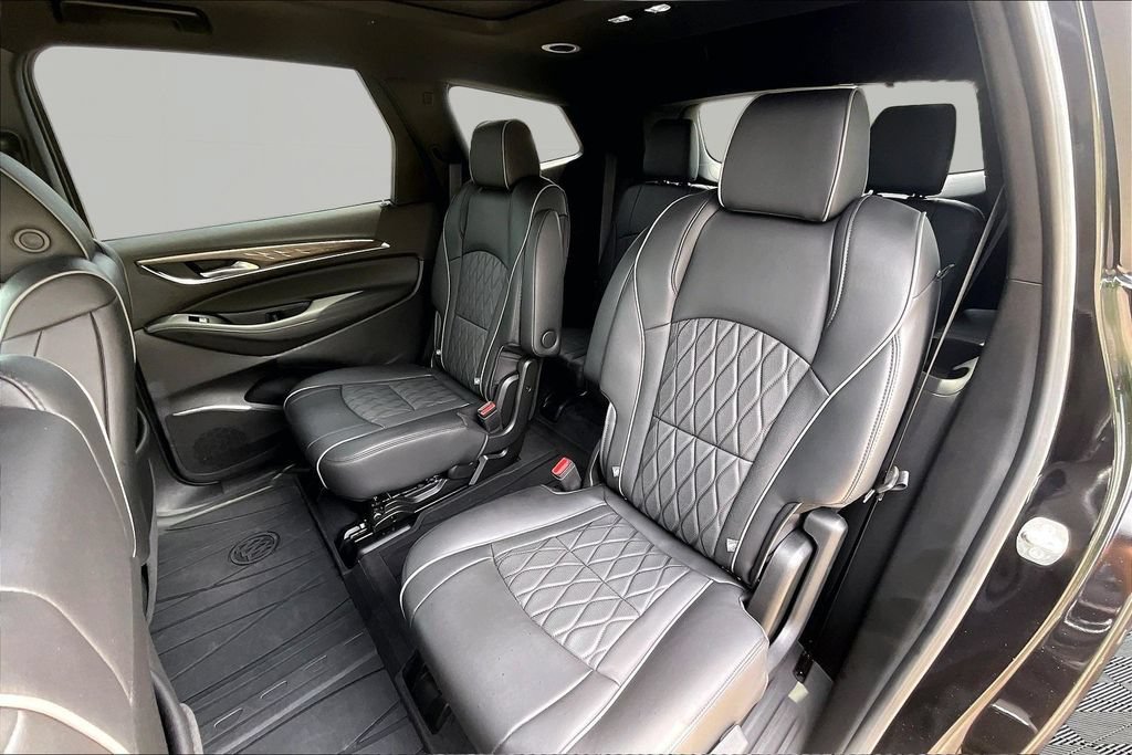 Used 2023 Buick Enclave Avenir w/ Avenir Technology Package AWD/4WD image 26