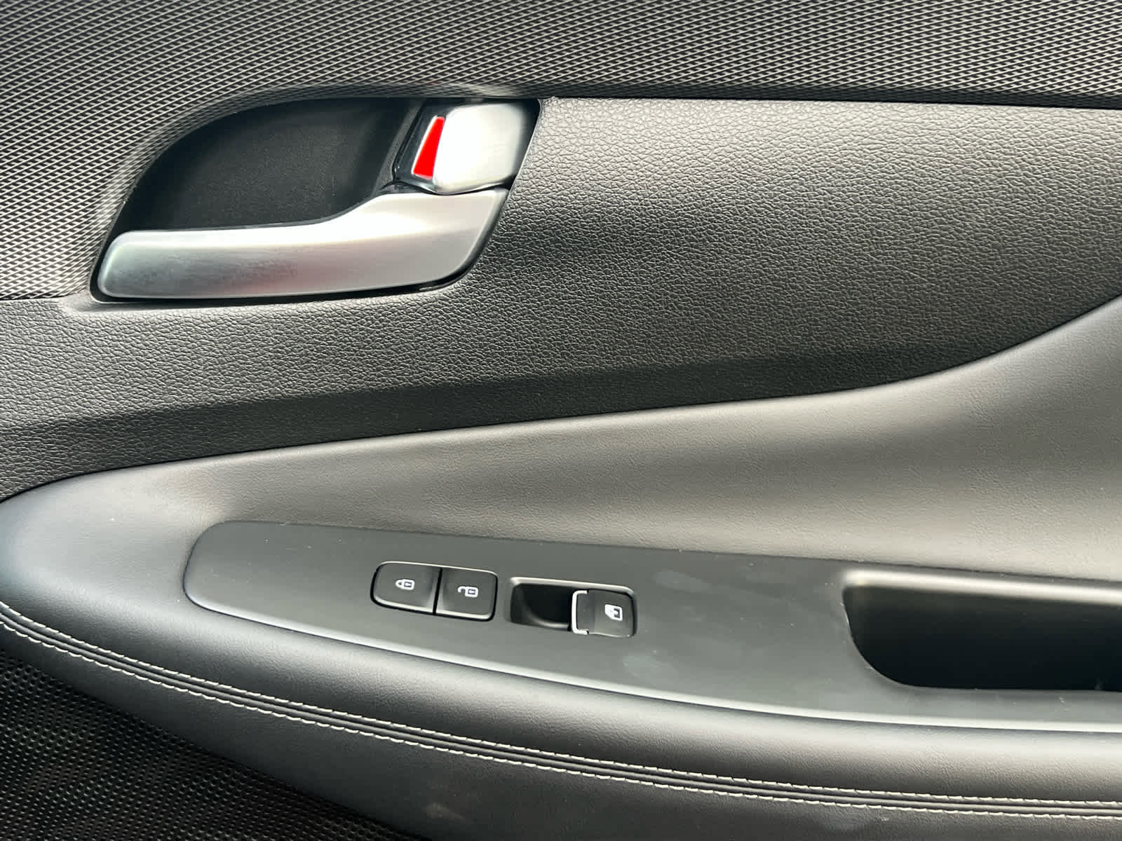 Used 2019 Hyundai Santa Fe Limited w/ Cargo Package image 18