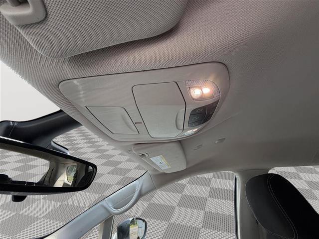 Used 2023 Chrysler Voyager LX FWD image 14